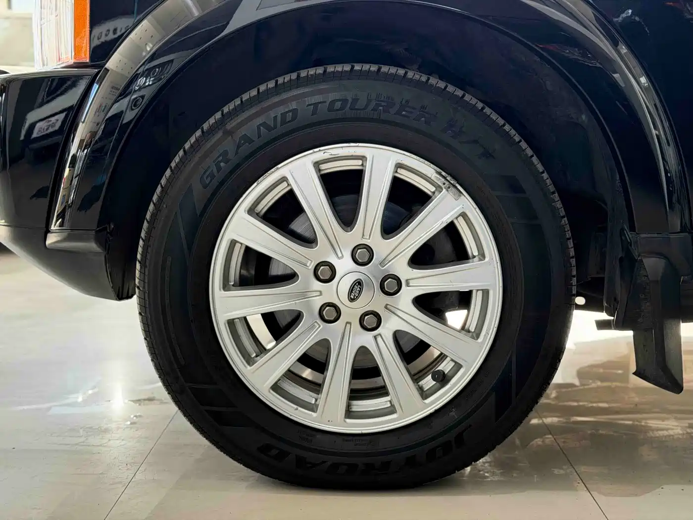 Land Rover Discovery 2010 4.0 V6 HSE Petrol фото 18