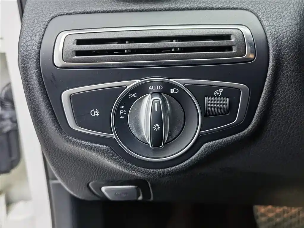 Mercedes-Benz C-Class (Import) 2017 Facelift C 200 Estate фото 21