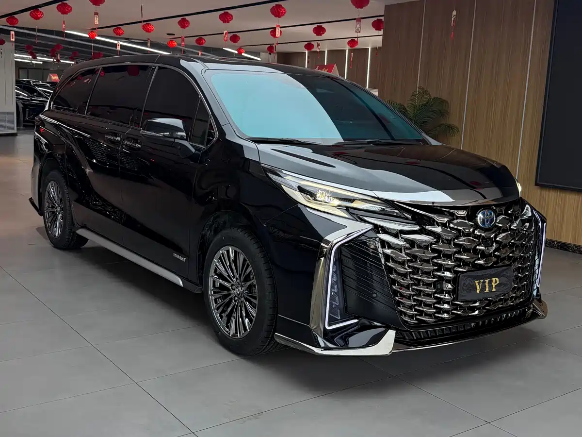 Toyota Granvia 2024 2.5L Hybrid Comfort фото 3