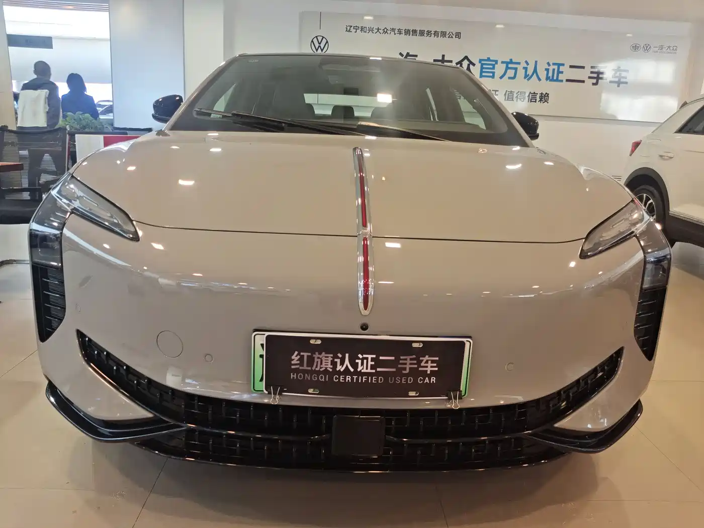 Hongqi EH7 2025 640 AWD Smart Selection Edition фото 2