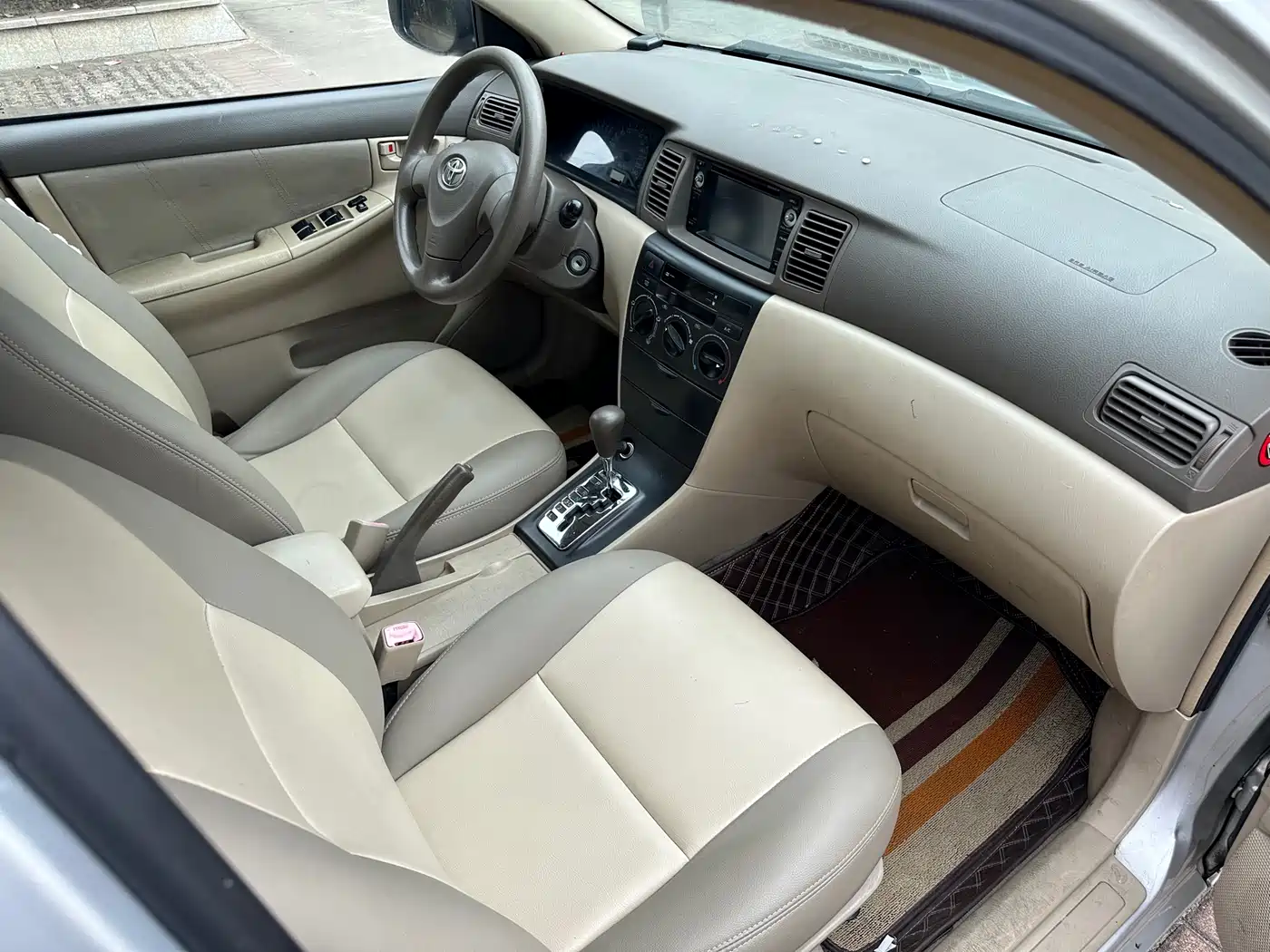 Toyota Corolla 2011 1.6L Automatic Classic Edition фото 31