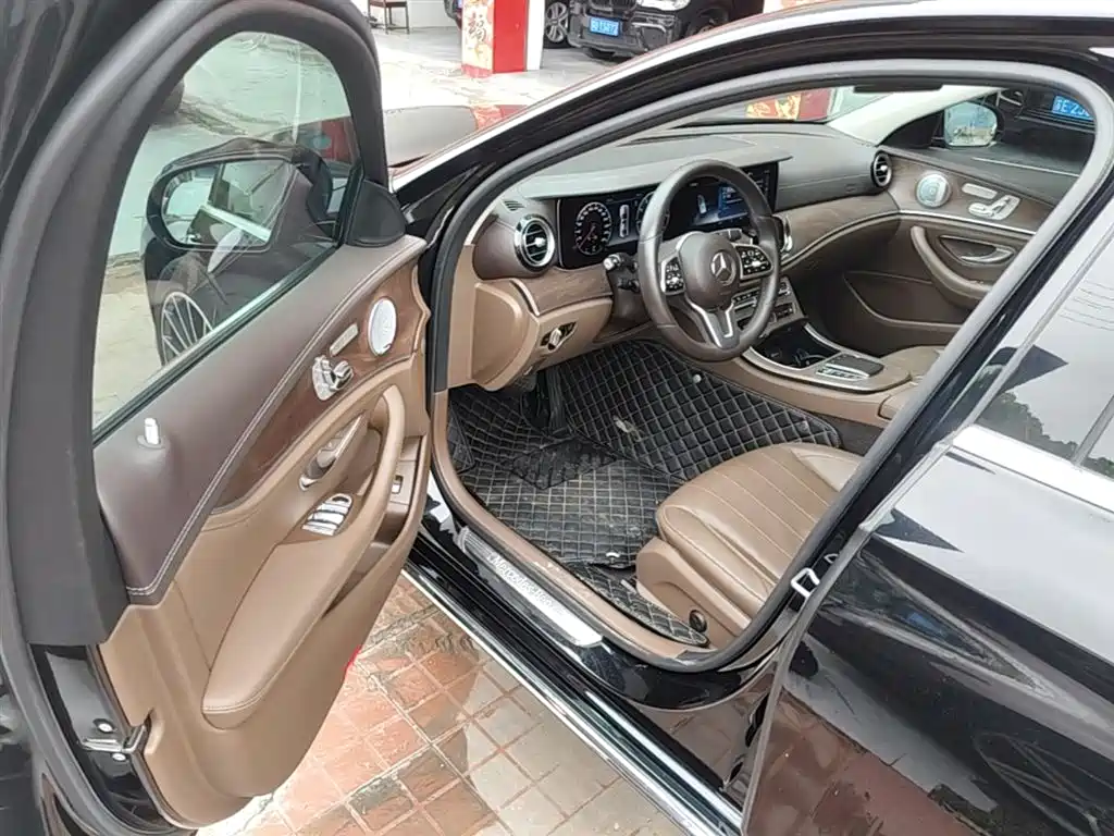 Mercedes-Benz E-Class 2020 E 300 L Luxury Model фото 16