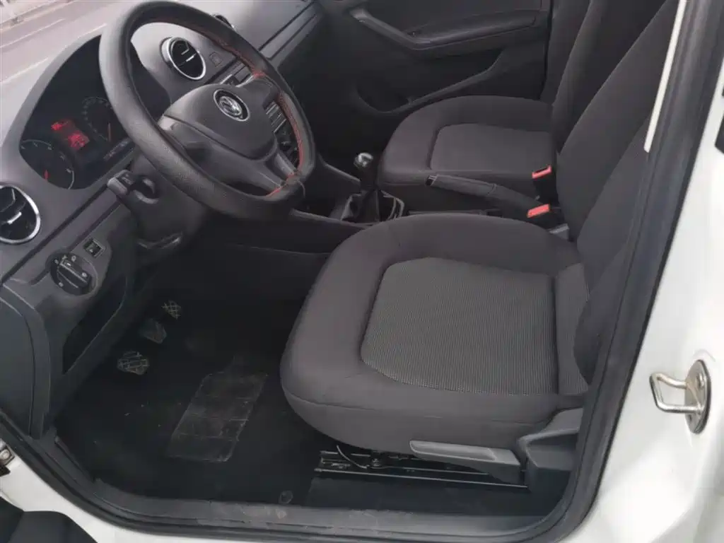 Volkswagen Jetta 2019 Dream Edition 1.5L Manual Fashion фото 15