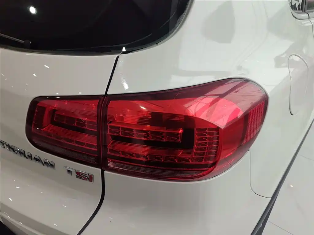 Volkswagen Tiguan 2015 1.8TSI Automatic 2WD Highline фото 8