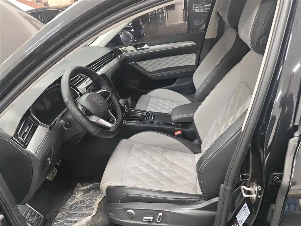 Volkswagen Magotan 2023 Model 2 Million Units Commemorative Edition 280TSI DSG Leading Version фото 15