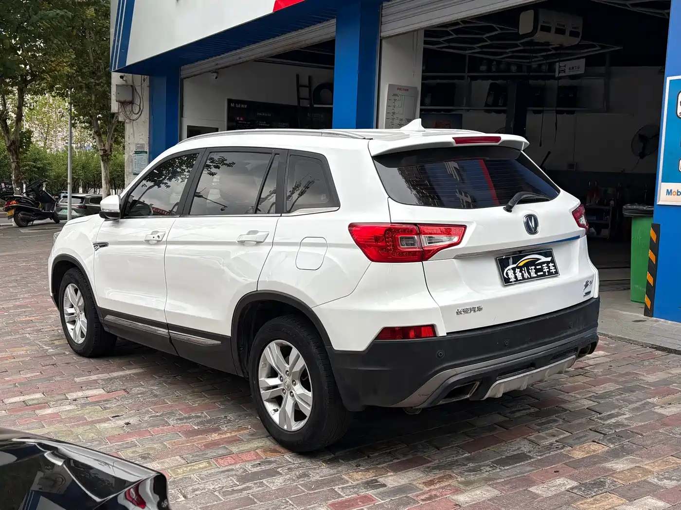Фото 4 - Changan CS75