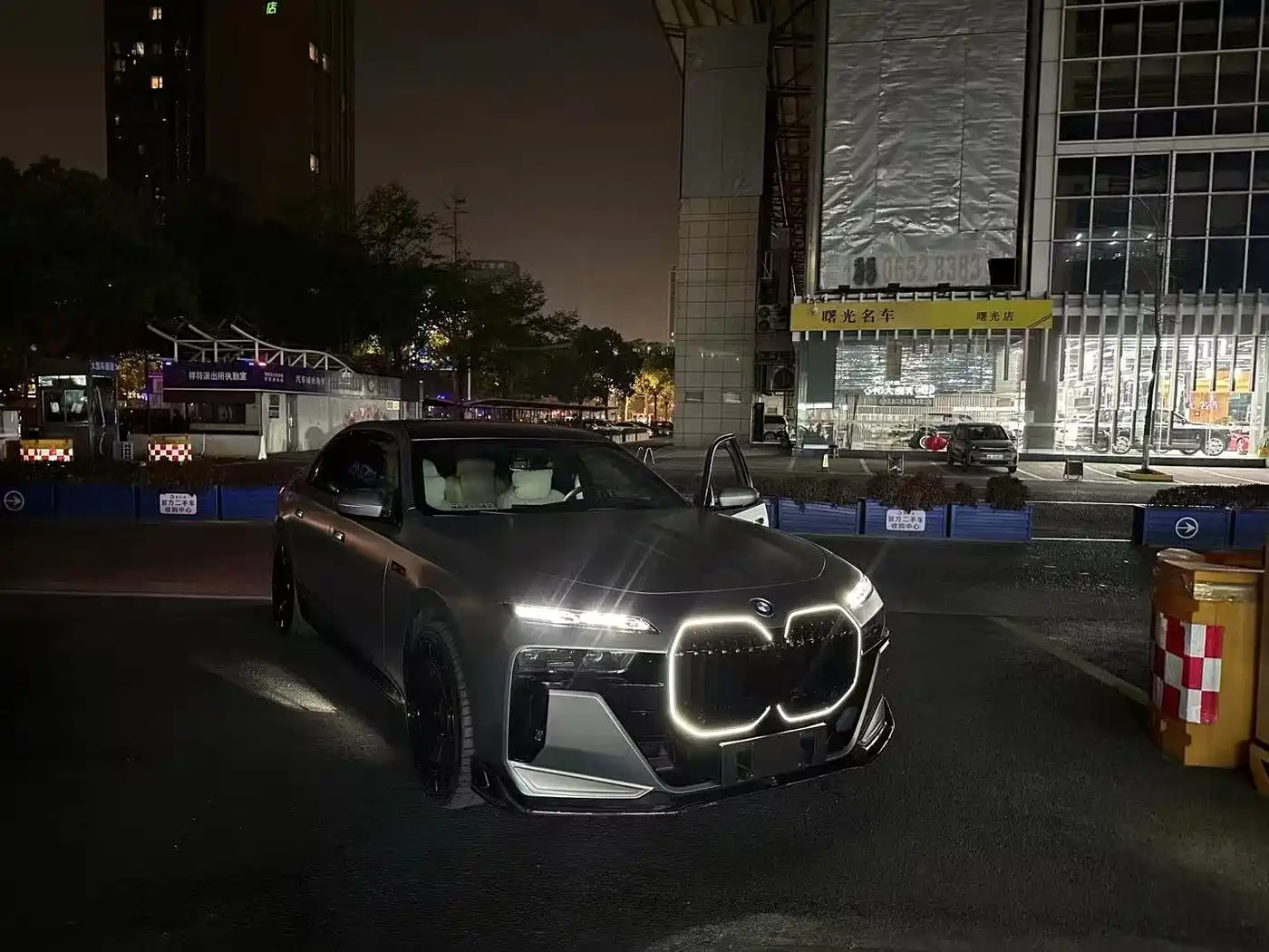 BMW i7 2023 Model xDrive60L M Sport Package фото 18