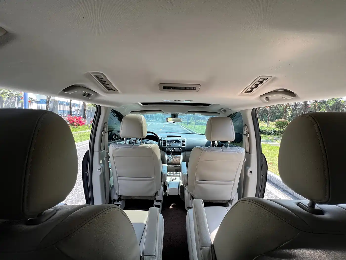 Mazda 8 2014 2013 2.5L Supreme Edition
