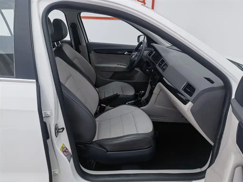 Volkswagen Lavida Tour 2013 1.4TSI Automatic Comfort фото 23