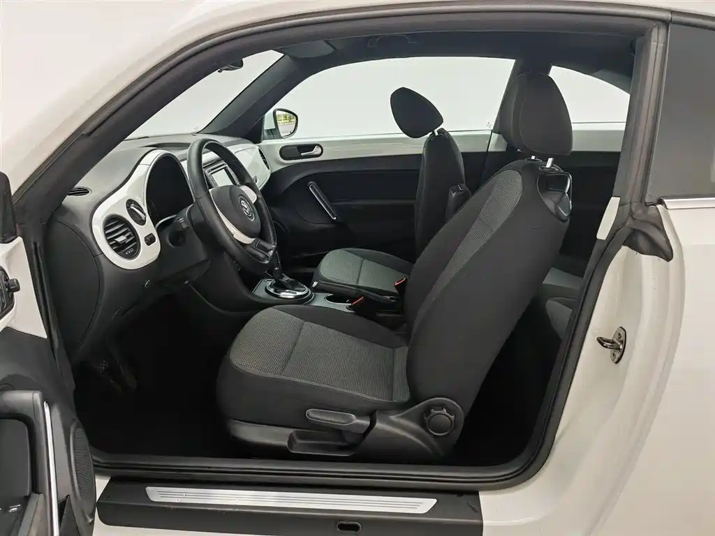 Volkswagen Beetle 2014 1.2TSI Fashion Edition фото 10