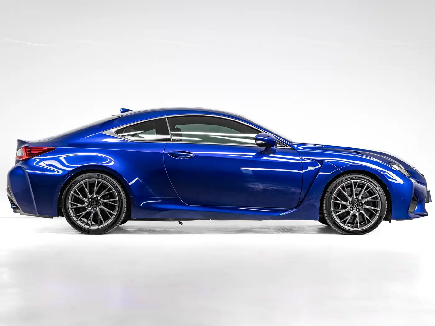 Lexus RC F 2015 F 5.0L Peak Edition фото 4