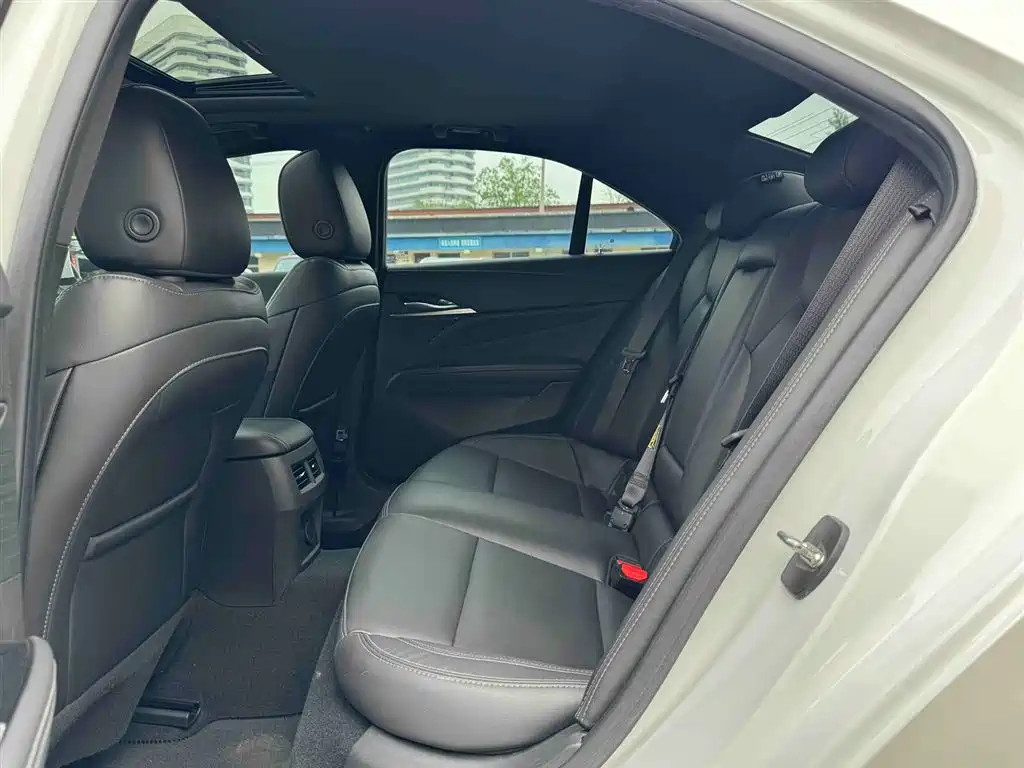 CADILLAC CT4