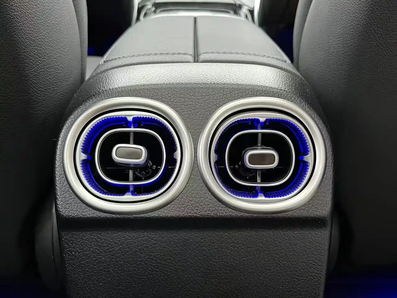 Mercedes-Benz C-Class 2025 C 260 L Sport Edition фото 16