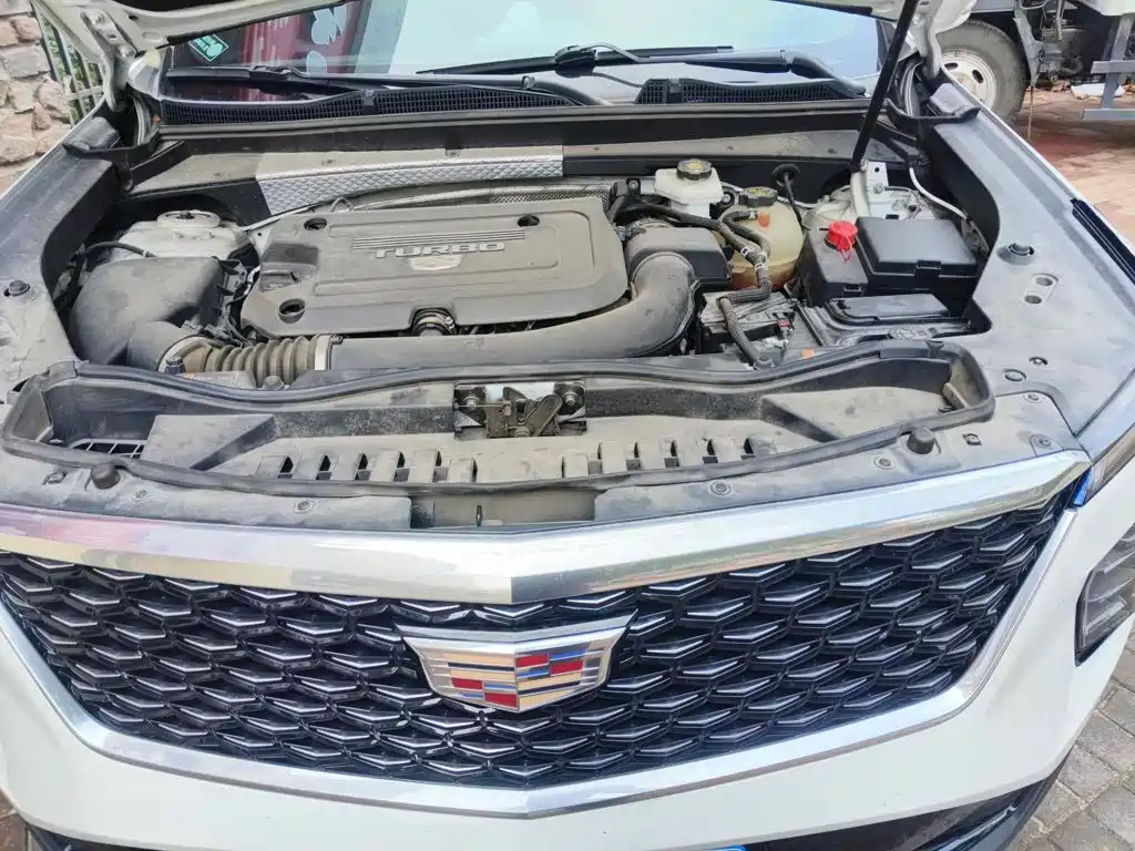 Photo 9 - Cadillac XT4