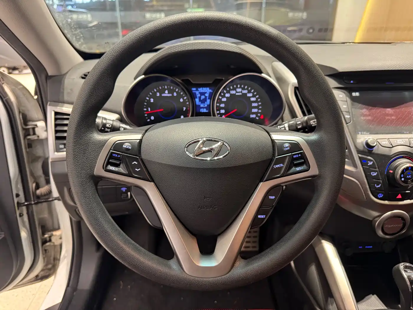 Hyundai Veloster 2012 1.6T Automatic Luxury фото 12