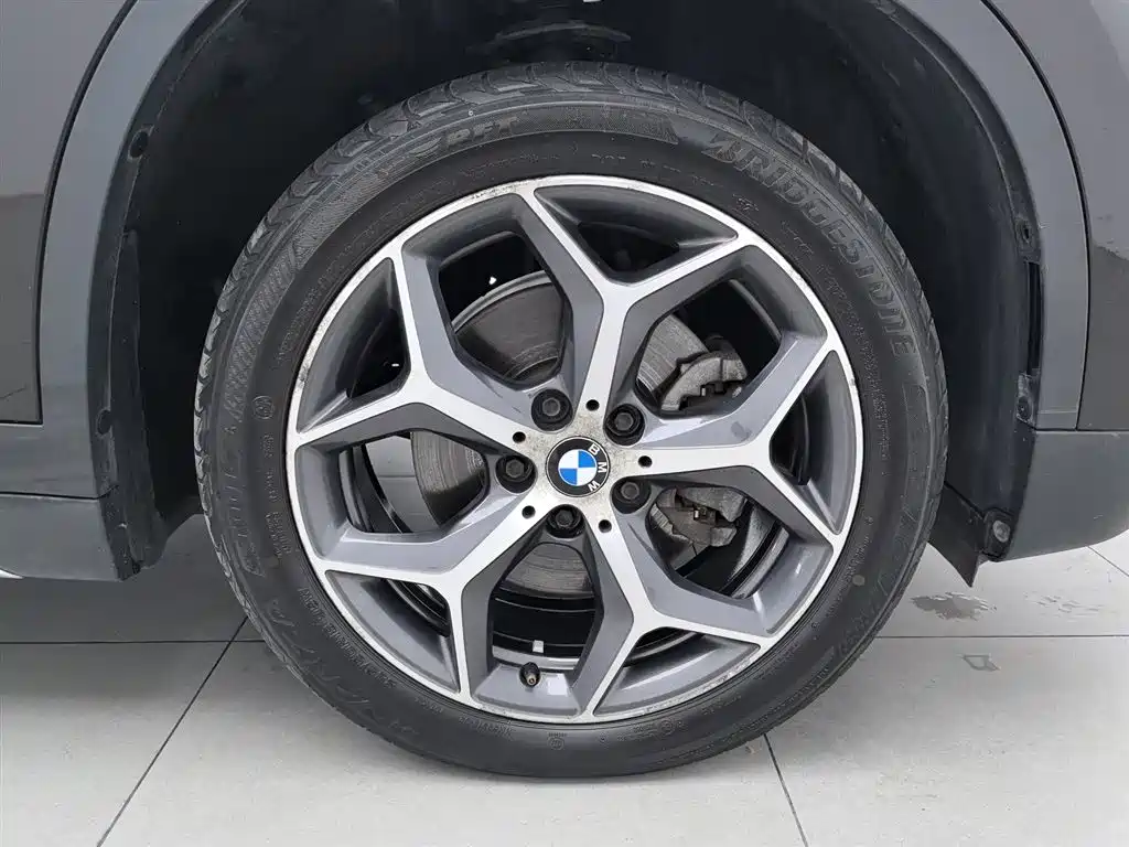 BMW X1 2018 sDrive18Li Premium Model фото 17