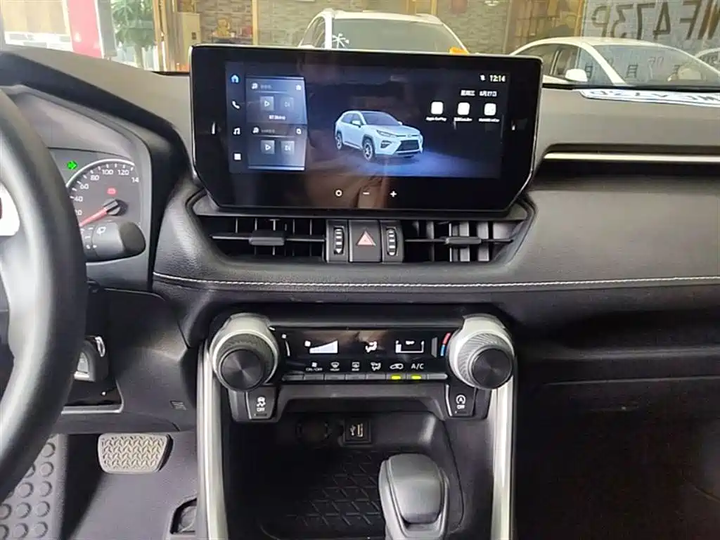 Toyota Wildlander 2023 2.0L CVT FWD LE фото 13