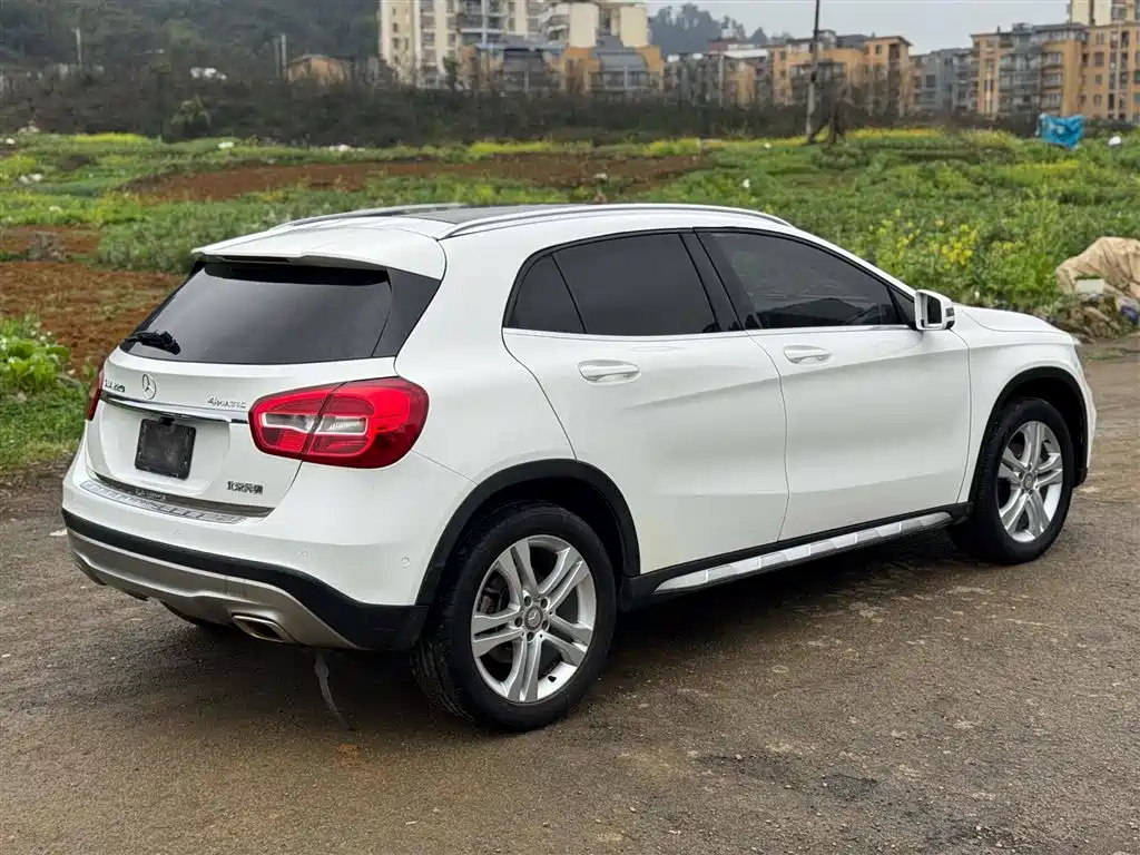 Mercedes-Benz GLA 2016 GLA 200 Dynamic фото 4