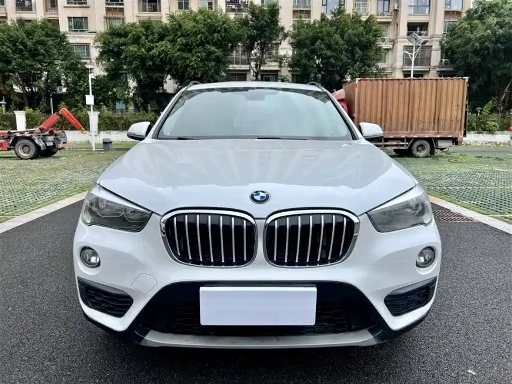 BMW X1 2019 sDrive18Li Fashion Model фото 2