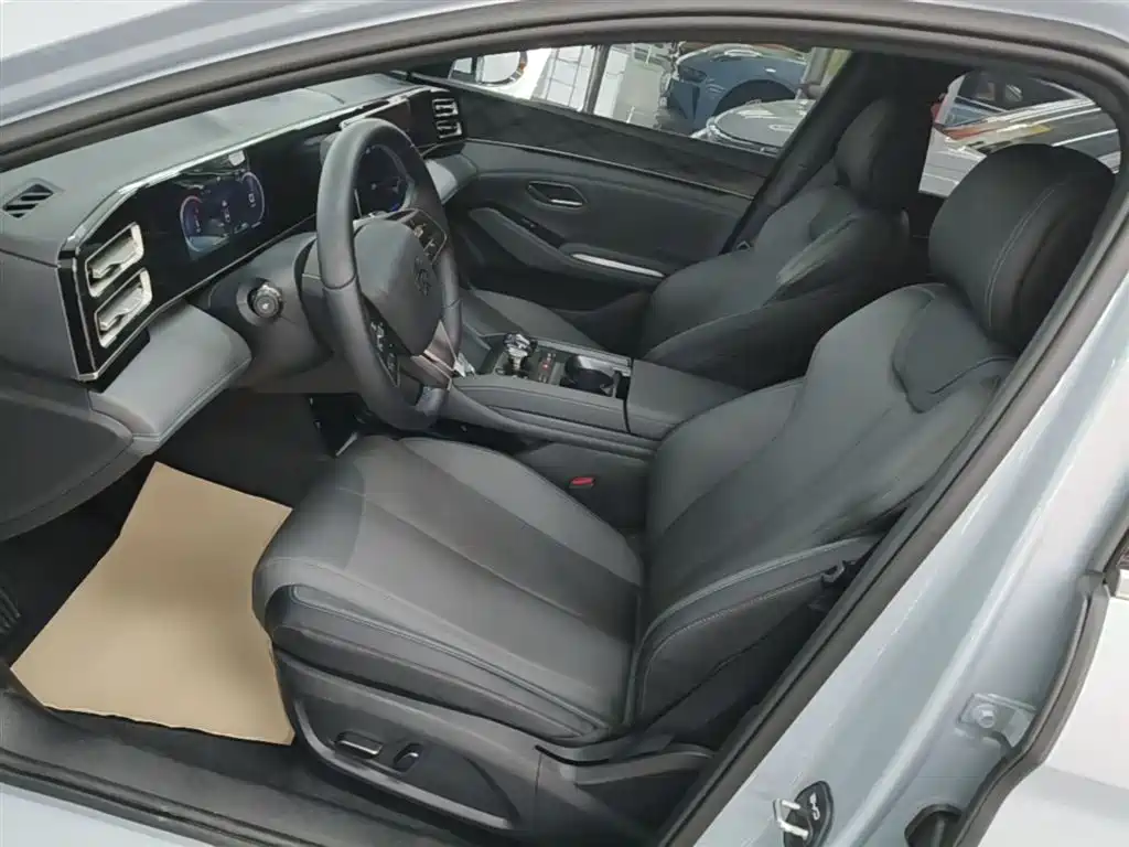 BYD Qin L 2024 DM-i 80KM Superior фото 15