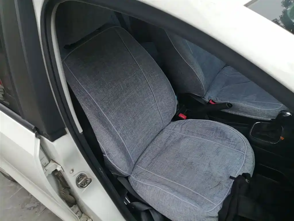 Volkswagen Polo 2016 1.4L Automatic Trend фото 25