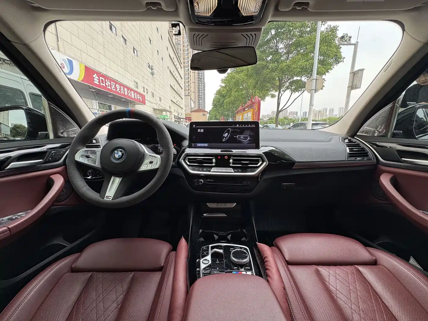 BMW iX3 2023 Leading Type фото 12