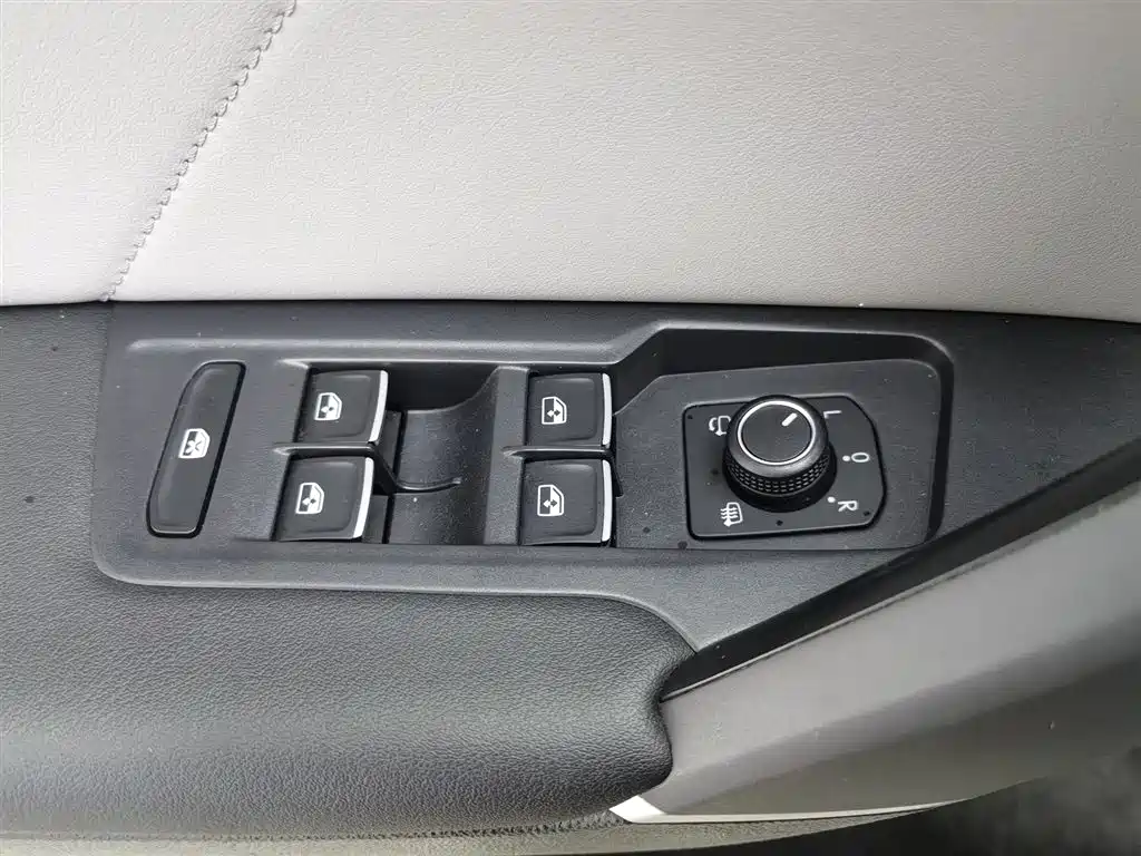 Volkswagen Tayron 2023 330TSI 2WD Luxury Plus Advanced Edition фото 9