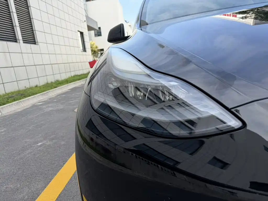 Фото 24 - Tesla Model Y