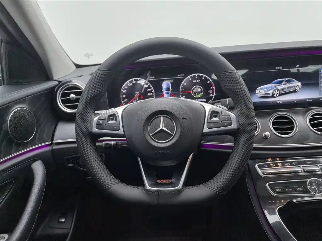 Mercedes-Benz E-Class 2016 E 200 L Sport Type фото 11