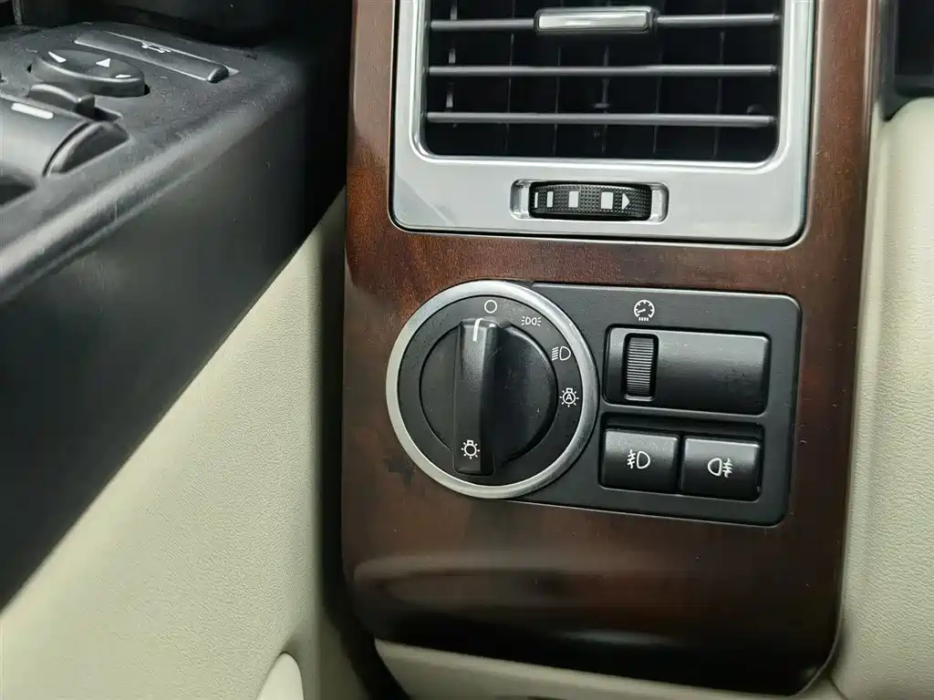 Land Rover Range Rover 2012 5.0 SC V8 фото 21