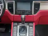 Photo 12 - Porsche Macan