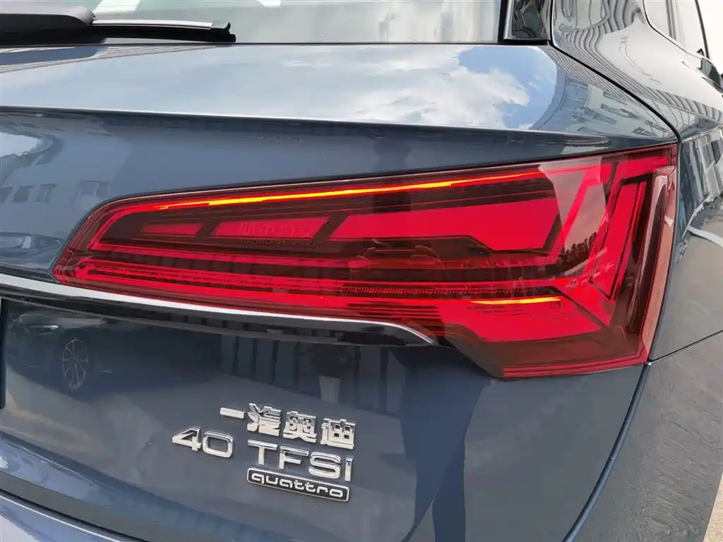 Audi Q5L 2025 45th Anniversary Edition 40 TFSI Luxury Sport фото 26