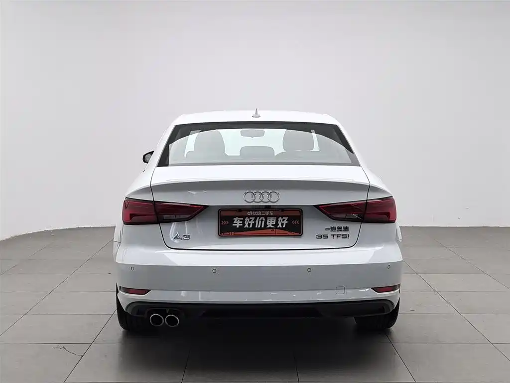Audi A3 2018 30th Anniversary Limousine 35 TFSI Progressive фото 4