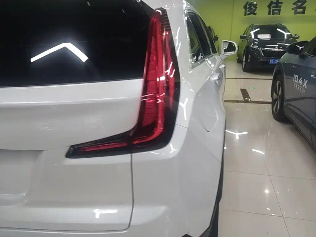 Cadillac XT4 2018 2018 Model 28T 2WD Luxury