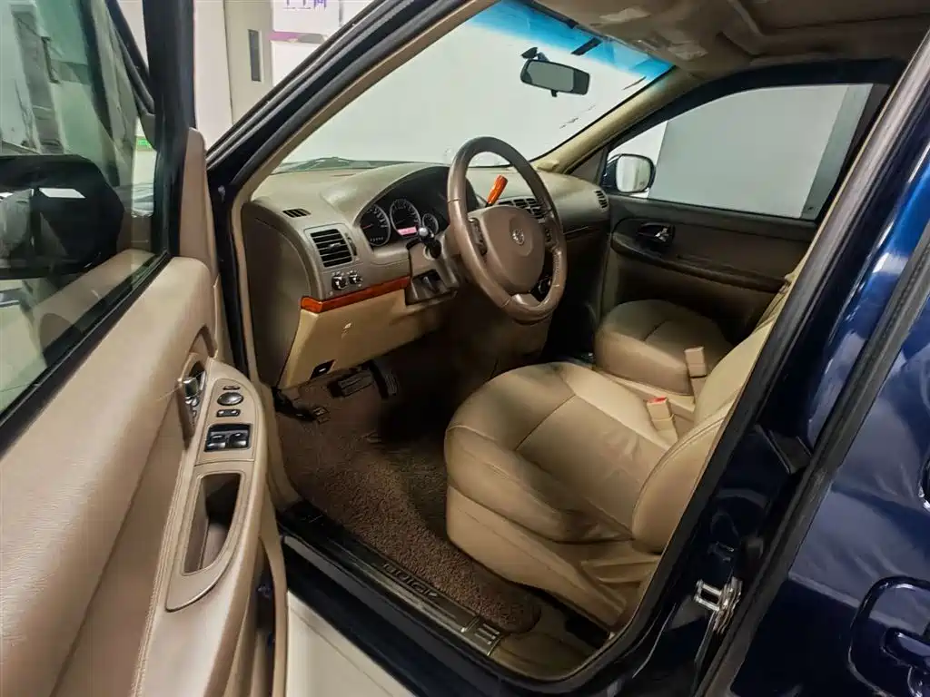 Buick GL8 2011 2.4L LT Executive Edition фото 9