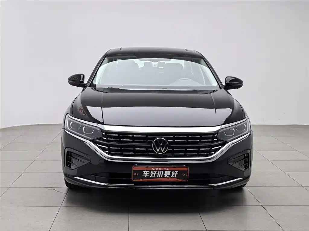 Volkswagen Passat 2023 330TSI Luxury Edition фото 3