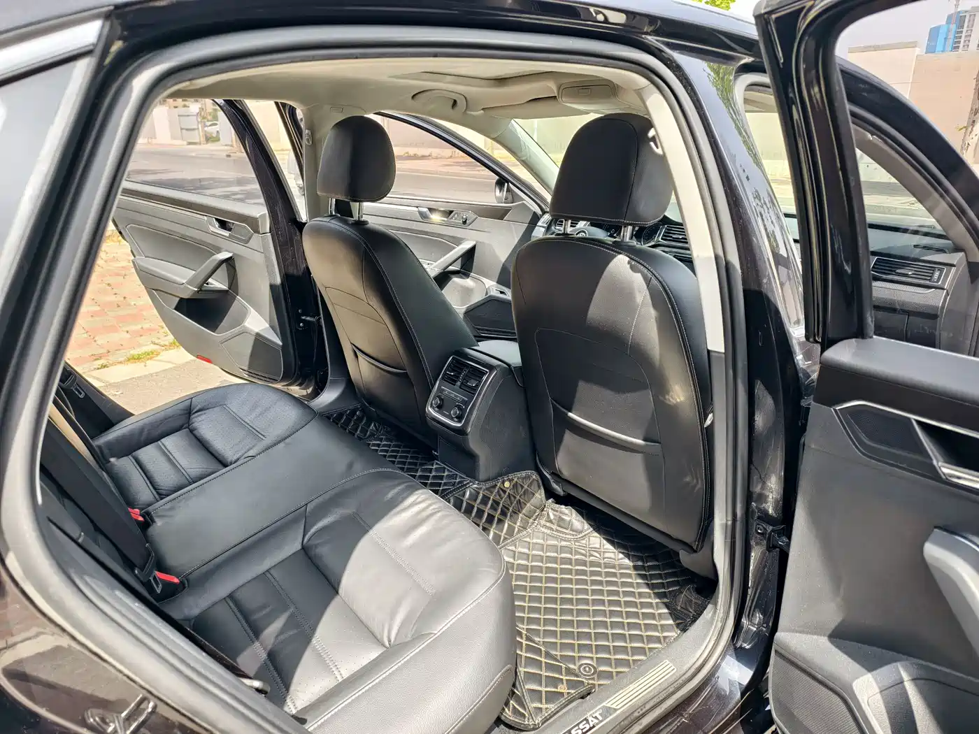 Volkswagen Passat 2016 330TSI DSG Executive Edition фото 7
