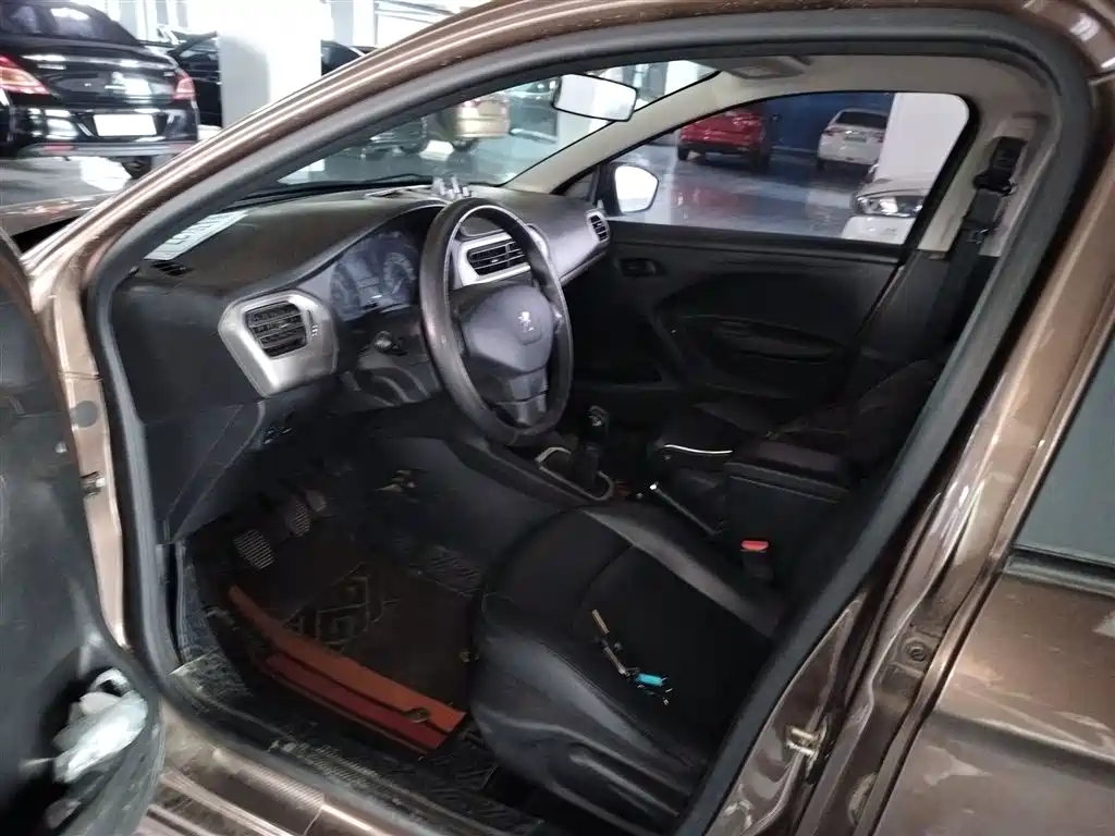 Peugeot 301 2016 1.6L Manual Comfort Edition фото 16