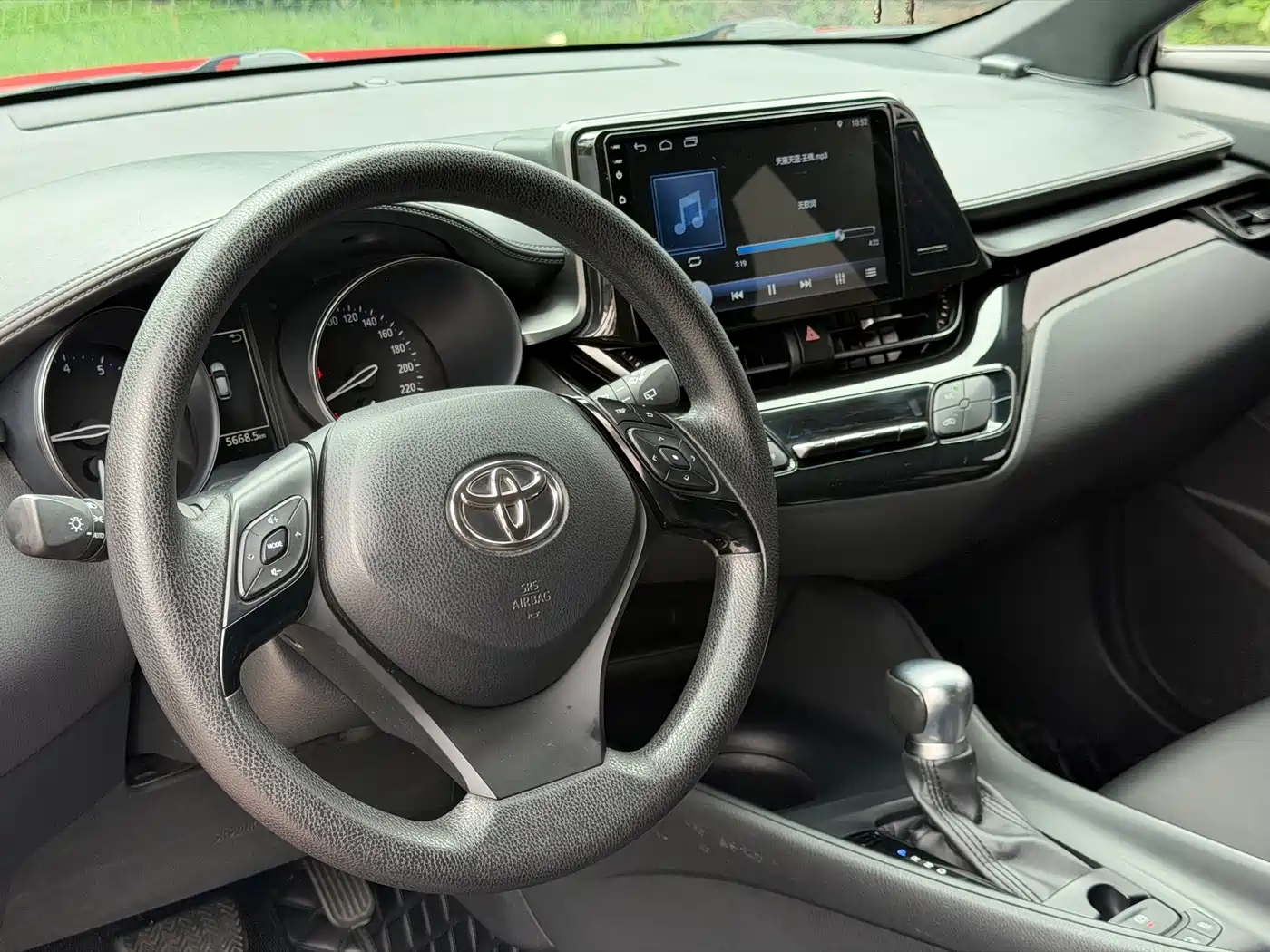 Toyota C-HR 2020 Model 2.0L Comfort фото 12