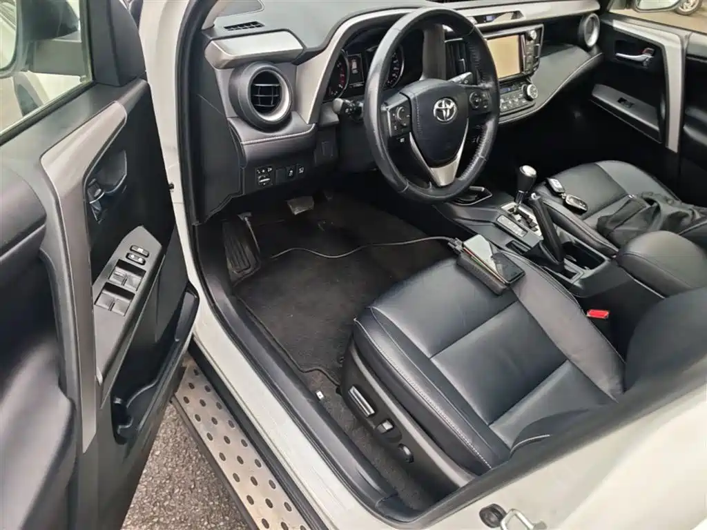 Toyota RAV4 Rongfang 2016 2.0L CVT 2WD Smart (China V) фото 16