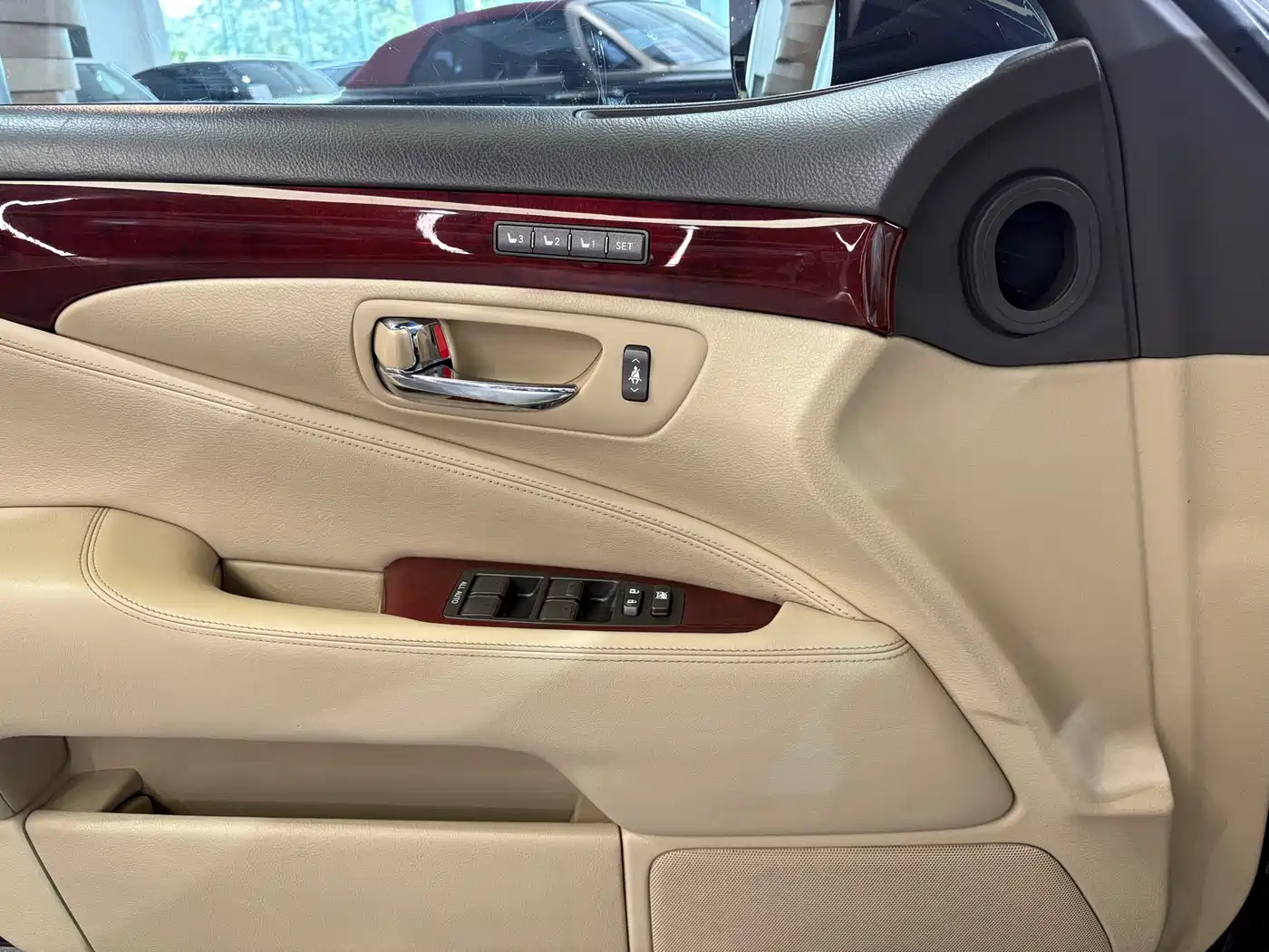 Lexus LS 2006 460L Premium Edition фото 9