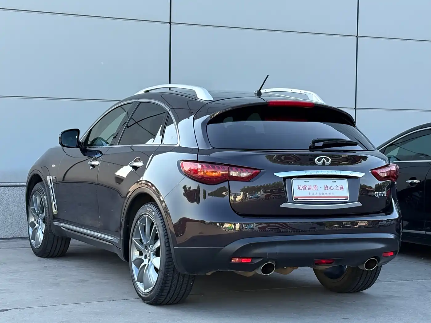 Infiniti QX70 2013 3.7L Superior фото 4