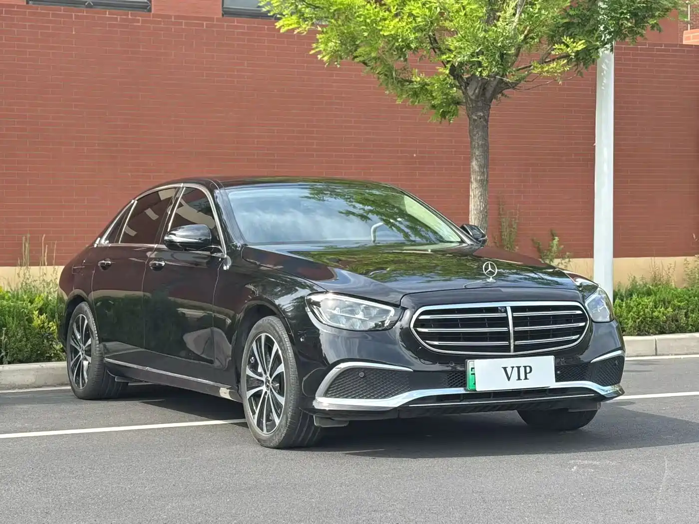 Mercedes-Benz E-Class New Energy 2022 E 350 e L Plug-in Hybrid Sedan фото 2