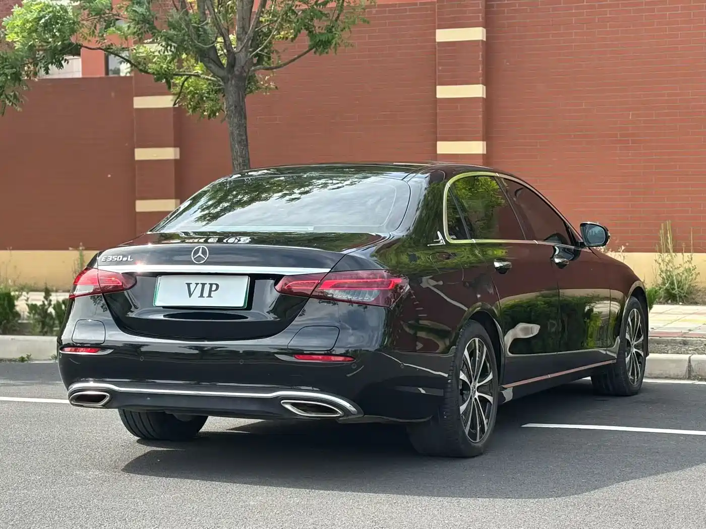Mercedes-Benz E-Class New Energy 2022 E 350 e L Plug-in Hybrid Sedan фото 9