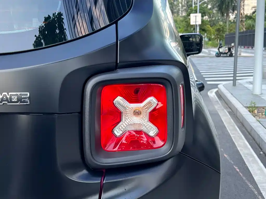 Jeep Renegade 2019 2018 Connected Large Screen Edition 180T Automatic High Energy