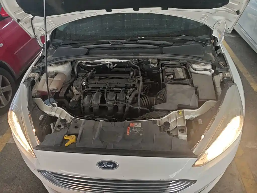Фото 20 - Ford Focus