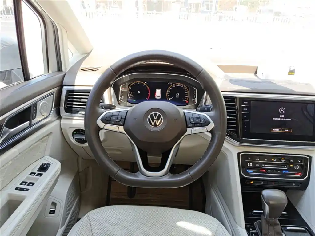 Volkswagen Viloran 2020 330TSI Luxury Edition фото 11