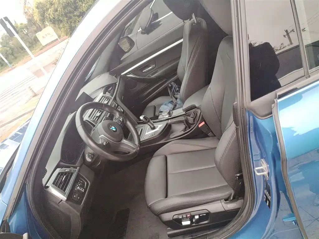 BMW 3 Series GT 2019 320i M Sport Package фото 15