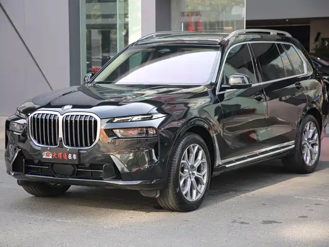 BMW X7 2023 xDrive40i Leading Luxury Package