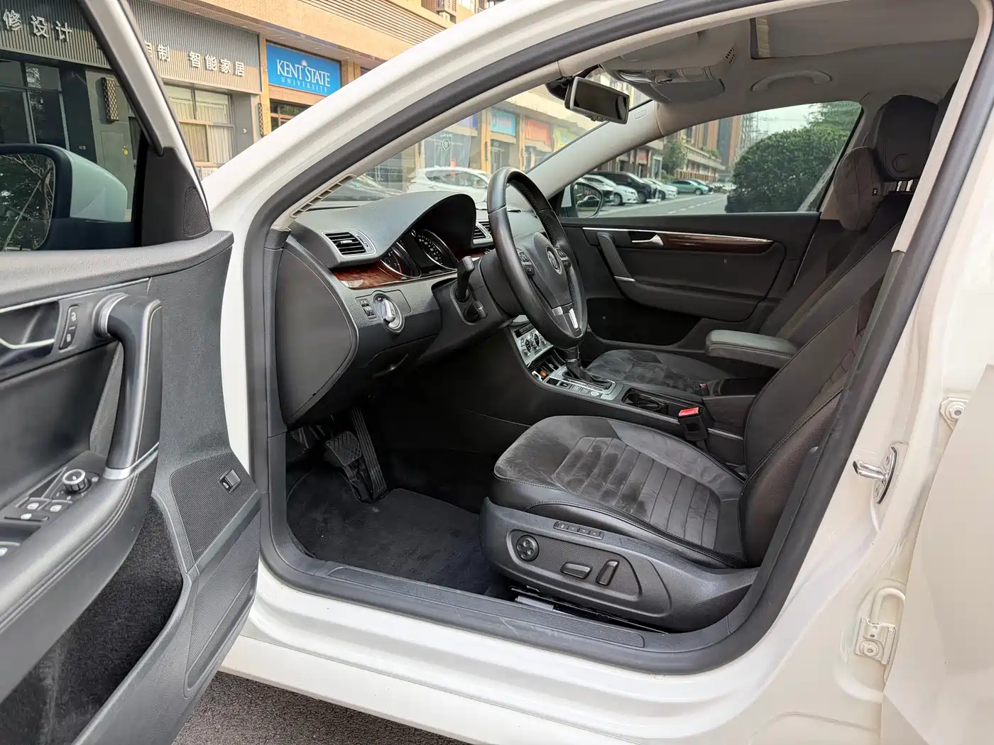 Volkswagen Magotan (Import) 2012 Wagon 2.0TSI Comfort фото 8